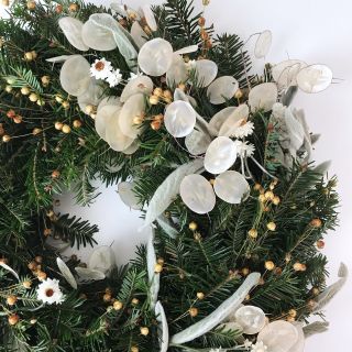 ✨Magické spojení ✨ jedlička & len & měsíčnice & čistec & pár bílých kvítků🤍 A samozřejmě sláma s drátkem🙂 Bez jakýchkoliv...